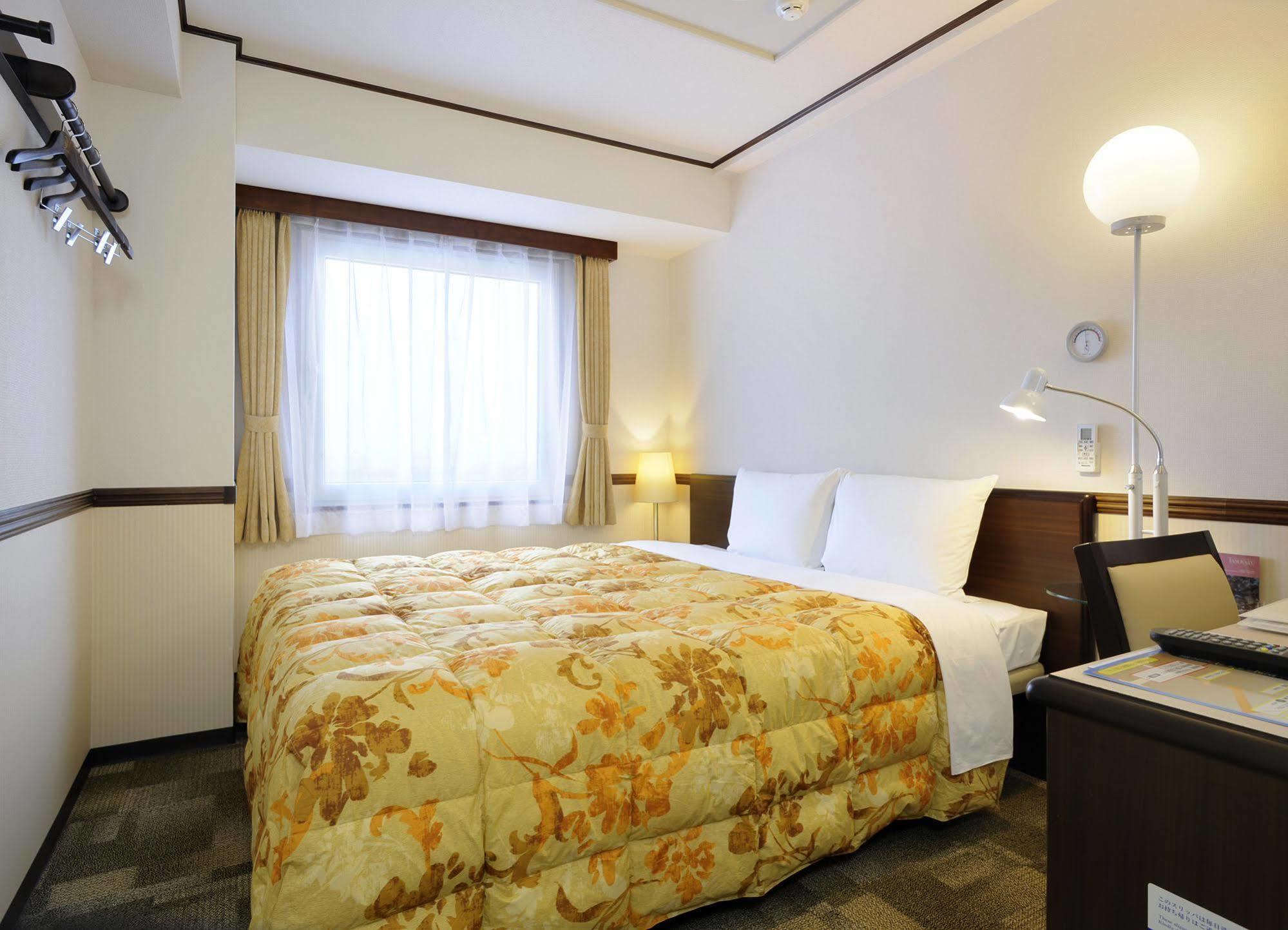 Toyoko Inn Hokkaido Tomakomai Ekimae Экстерьер фото
