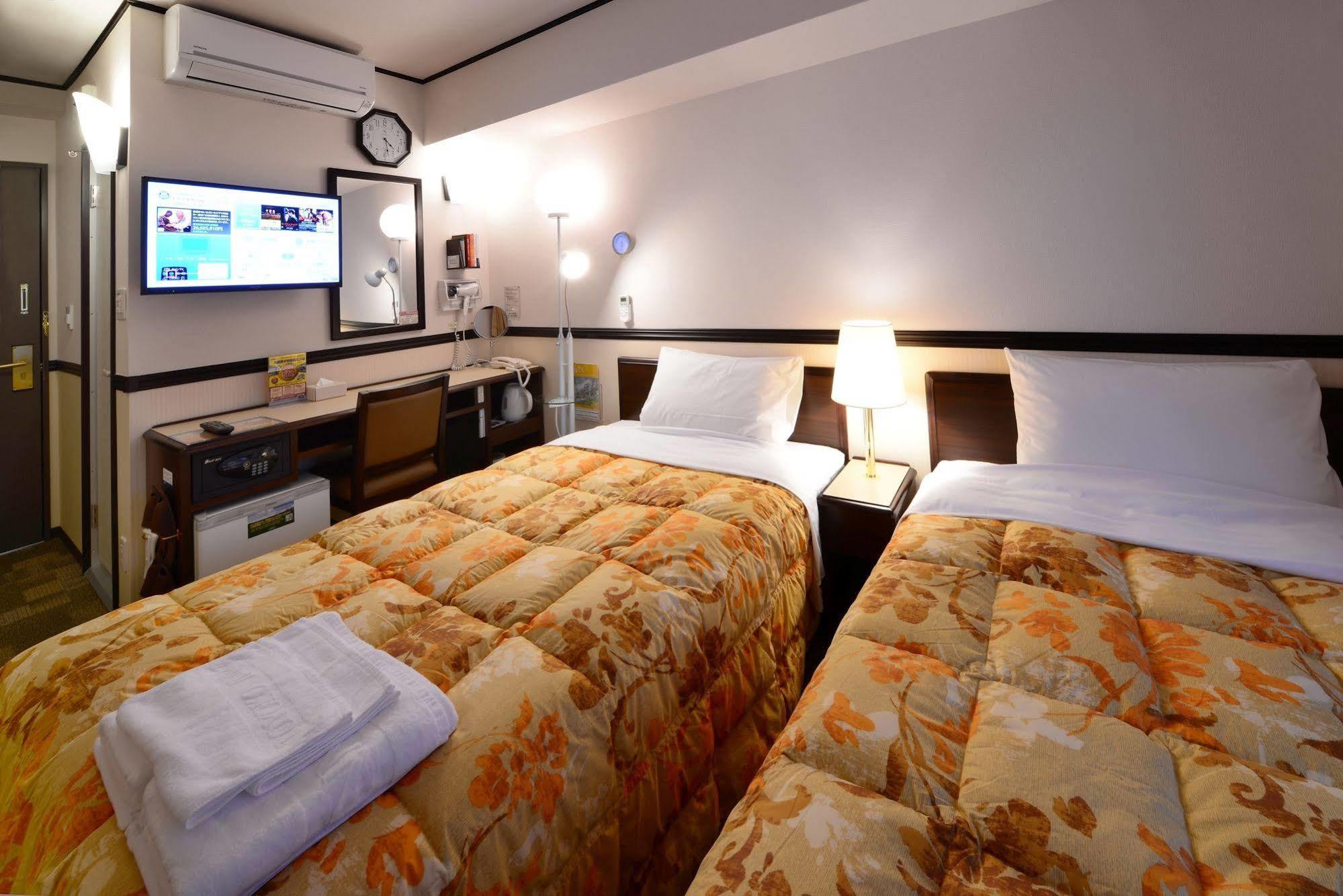 Toyoko Inn Hokkaido Tomakomai Ekimae Экстерьер фото