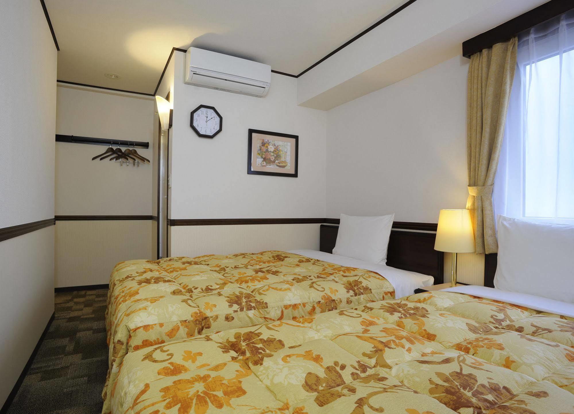 Toyoko Inn Hokkaido Tomakomai Ekimae Экстерьер фото